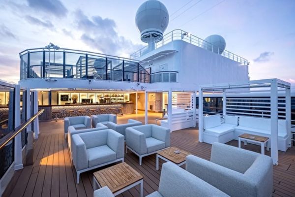 https://static.traveltek.net/cruisepics/local_shipimages_large/1782453303.jpg