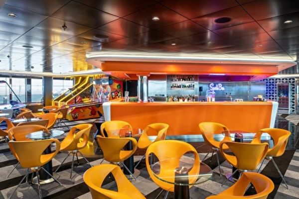 https://static.traveltek.net/cruisepics/local_shipimages_large/1782457707.jpg