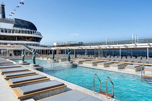 https://static.traveltek.net/cruisepics/local_shipimages_large/1782457795.jpg