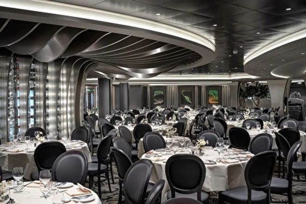 https://static.traveltek.net/cruisepics/local_shipimages_large/1782457815.jpg