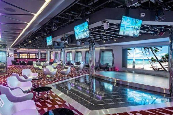 https://static.traveltek.net/cruisepics/local_shipimages_large/1782458402.jpg
