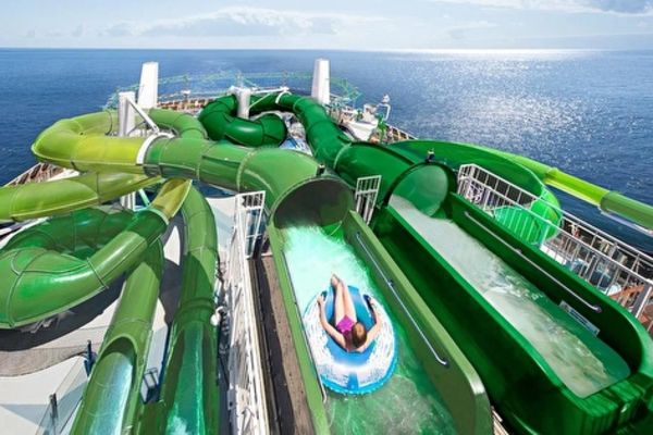 https://static.traveltek.net/cruisepics/local_shipimages_large/1782458424.jpg