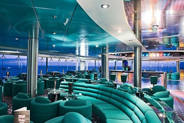 https://static.traveltek.net/cruisepics/local_shipimages_large/1782462896.jpg