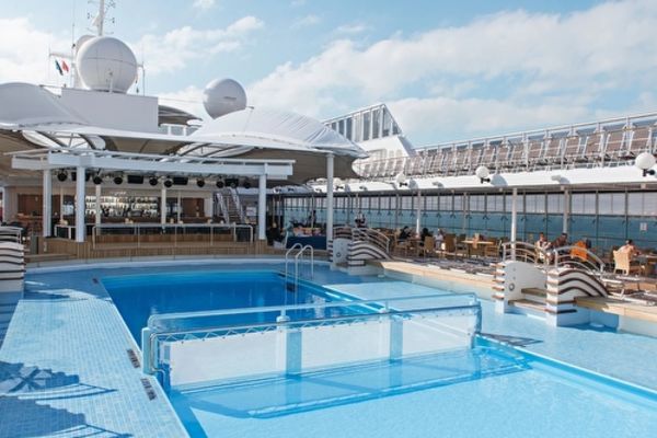 https://static.traveltek.net/cruisepics/local_shipimages_large/1782462908.jpg