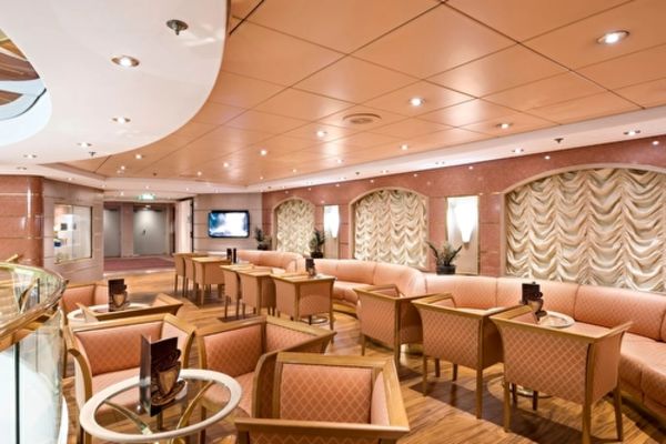 https://static.traveltek.net/cruisepics/local_shipimages_large/1782462930.jpg