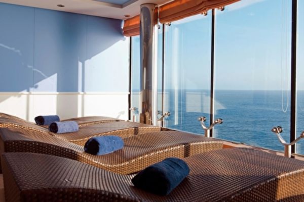 https://static.traveltek.net/cruisepics/local_shipimages_large/1782462952.jpg