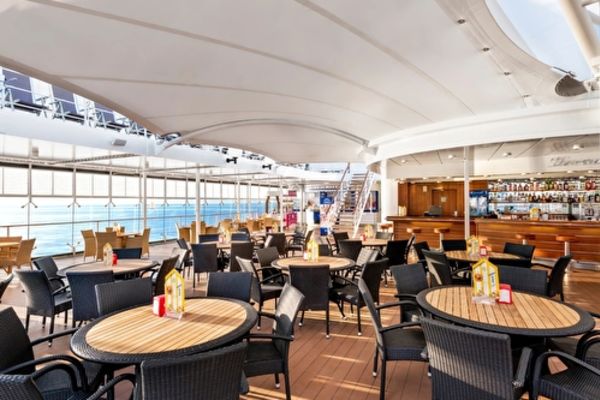 https://static.traveltek.net/cruisepics/local_shipimages_large/1782463237.jpg