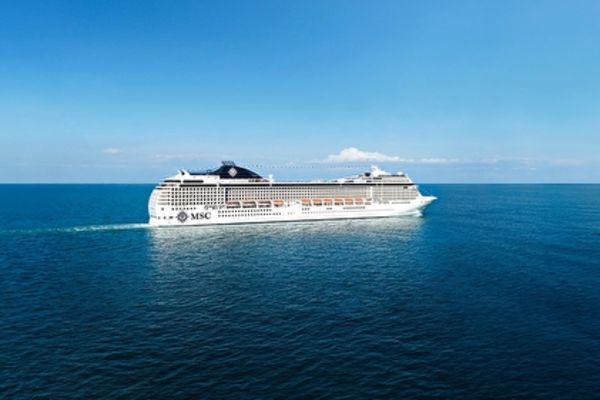 https://static.traveltek.net/cruisepics/local_shipimages_large/1782463562.jpg
