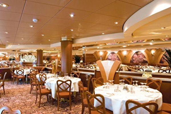 https://static.traveltek.net/cruisepics/local_shipimages_large/1782463725.jpg