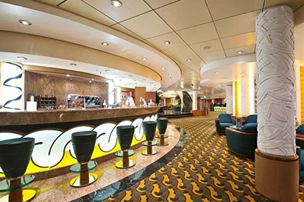 https://static.traveltek.net/cruisepics/local_shipimages_large/1782463750.jpg