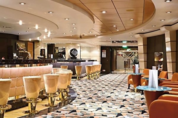 https://static.traveltek.net/cruisepics/local_shipimages_large/1782463760.jpg