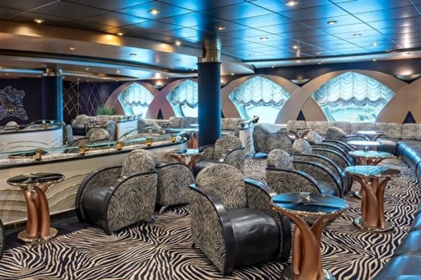 https://static.traveltek.net/cruisepics/local_shipimages_large/1782464222.jpg