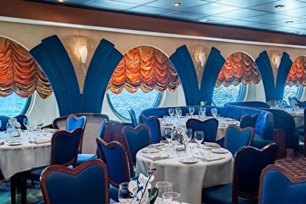 https://static.traveltek.net/cruisepics/local_shipimages_large/1782464268.jpg