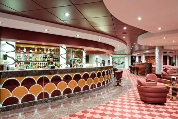 https://static.traveltek.net/cruisepics/local_shipimages_large/1782464812.jpg
