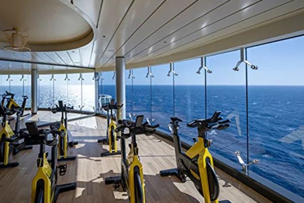 https://static.traveltek.net/cruisepics/local_shipimages_large/1782464819.jpg