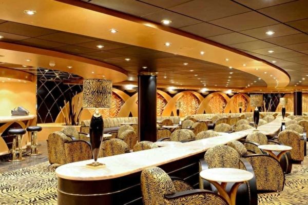 https://static.traveltek.net/cruisepics/local_shipimages_large/1782464982.jpg