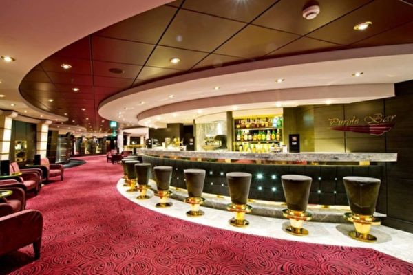https://static.traveltek.net/cruisepics/local_shipimages_large/1782465011.jpg