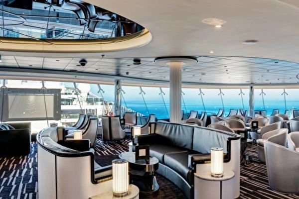 https://static.traveltek.net/cruisepics/local_shipimages_large/1782465457.jpg