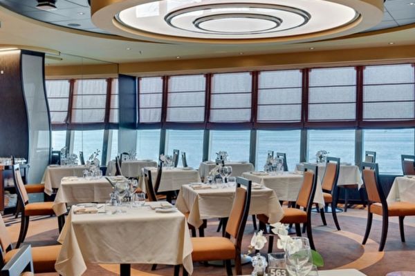 https://static.traveltek.net/cruisepics/local_shipimages_large/1782465645.jpg
