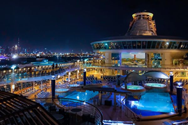 https://static.traveltek.net/cruisepics/local_shipimages_large/1782493248.png