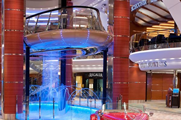 https://static.traveltek.net/cruisepics/local_shipimages_large/1782629529.png