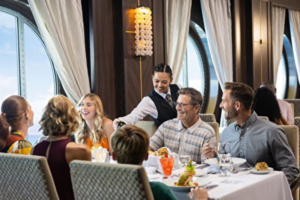 https://static.traveltek.net/cruisepics/local_shipimages_large/1782630248.png