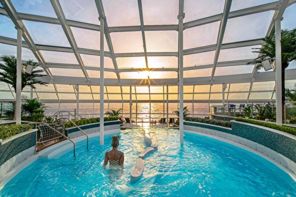 https://static.traveltek.net/cruisepics/local_shipimages_large/1782723991.png