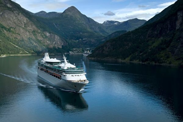 https://static.traveltek.net/cruisepics/local_shipimages_large/1782726092.png