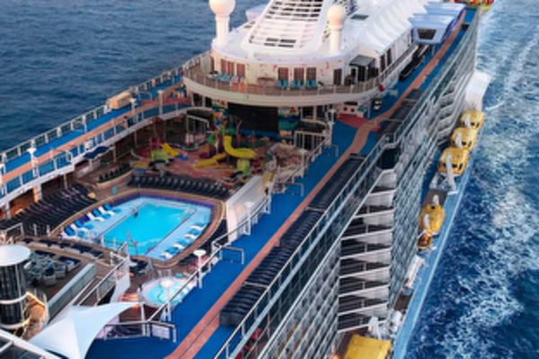 https://static.traveltek.net/cruisepics/local_shipimages_large/1782749659.png