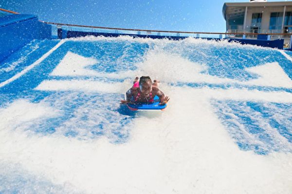 https://static.traveltek.net/cruisepics/local_shipimages_large/1782750131.png
