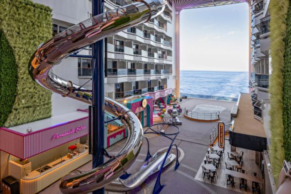 https://static.traveltek.net/cruisepics/local_shipimages_large/1782814444.png