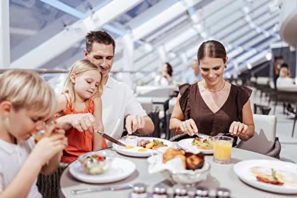 https://static.traveltek.net/cruisepics/local_shipimages_large/1782815490.png
