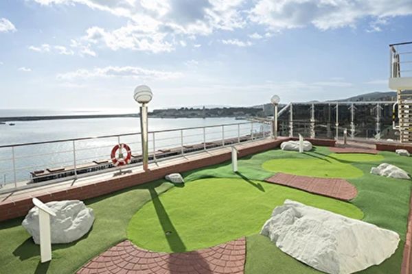 https://static.traveltek.net/cruisepics/local_shipimages_large/1782981739.jpg