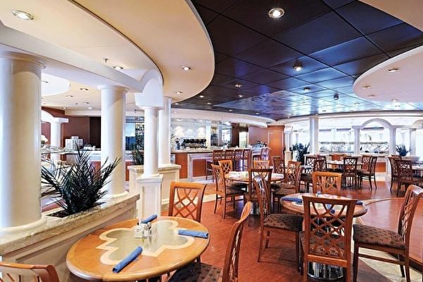 https://static.traveltek.net/cruisepics/local_shipimages_large/1782981882.jpg