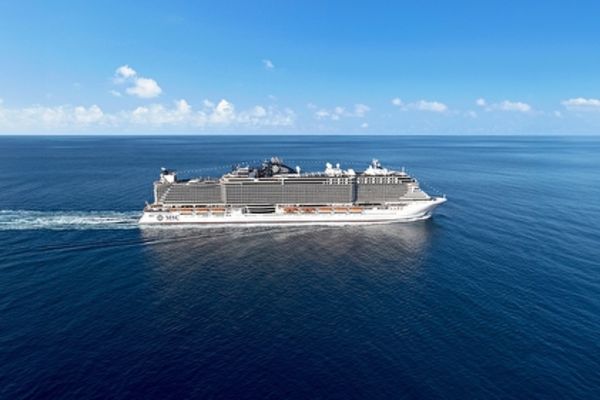 https://static.traveltek.net/cruisepics/local_shipimages_large/1782982237.jpg