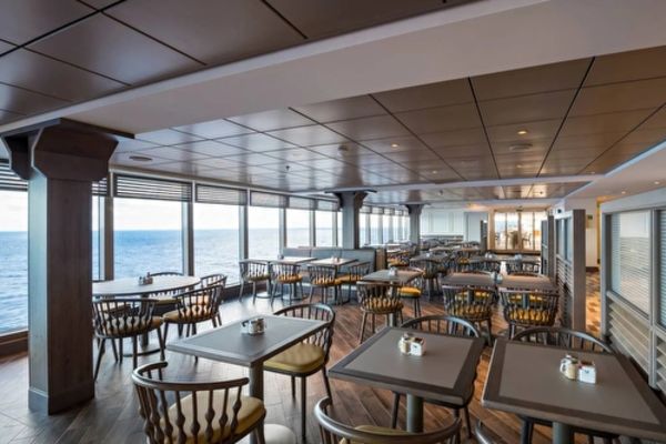 https://static.traveltek.net/cruisepics/local_shipimages_large/1782982253.jpg