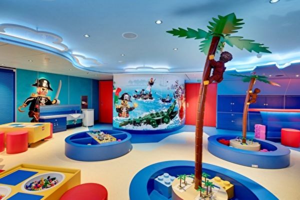https://static.traveltek.net/cruisepics/local_shipimages_large/1782982334.jpg
