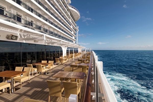 https://static.traveltek.net/cruisepics/local_shipimages_large/1782982424.jpg