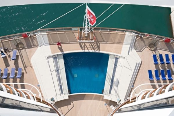 https://static.traveltek.net/cruisepics/local_shipimages_large/1782982476.jpg