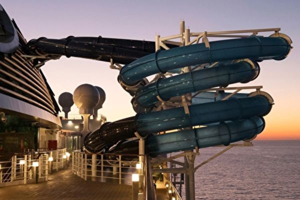 https://static.traveltek.net/cruisepics/local_shipimages_large/1782982517.jpg