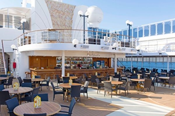 https://static.traveltek.net/cruisepics/local_shipimages_large/1782982864.jpg