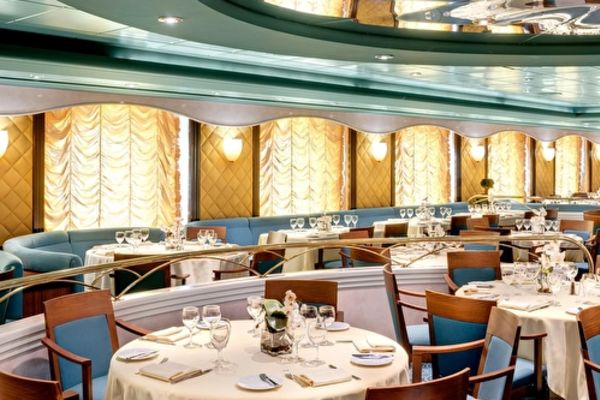 https://static.traveltek.net/cruisepics/local_shipimages_large/1782982874.jpg