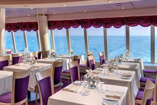 https://static.traveltek.net/cruisepics/local_shipimages_large/1782982930.jpg