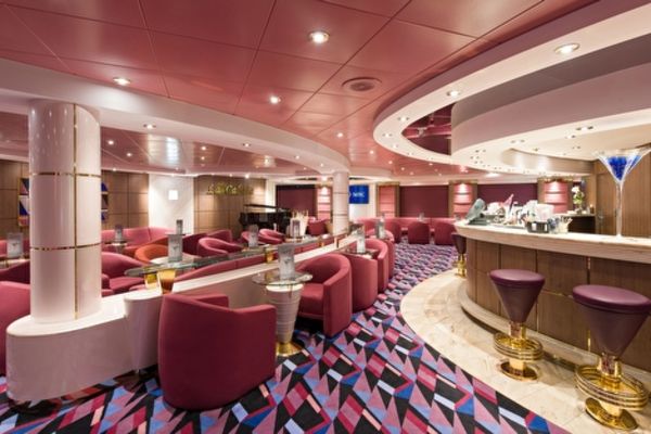 https://static.traveltek.net/cruisepics/local_shipimages_large/1782982935.jpg