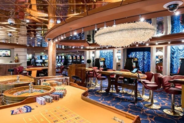 https://static.traveltek.net/cruisepics/local_shipimages_large/1782983207.jpg