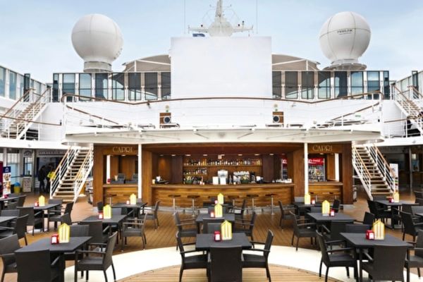 https://static.traveltek.net/cruisepics/local_shipimages_large/1782983295.jpg