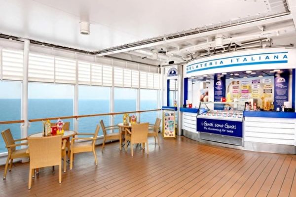 https://static.traveltek.net/cruisepics/local_shipimages_large/1782983306.jpg