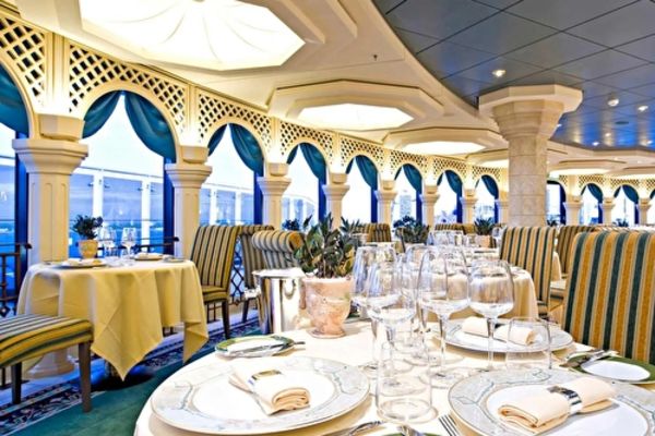 https://static.traveltek.net/cruisepics/local_shipimages_large/1782983564.jpg