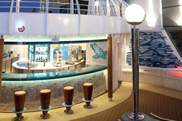 https://static.traveltek.net/cruisepics/local_shipimages_large/1782983638.jpg