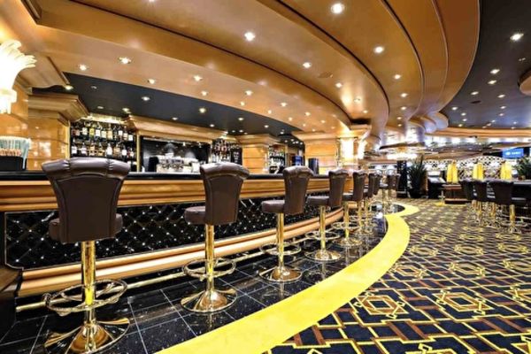 https://static.traveltek.net/cruisepics/local_shipimages_large/1782983689.jpg